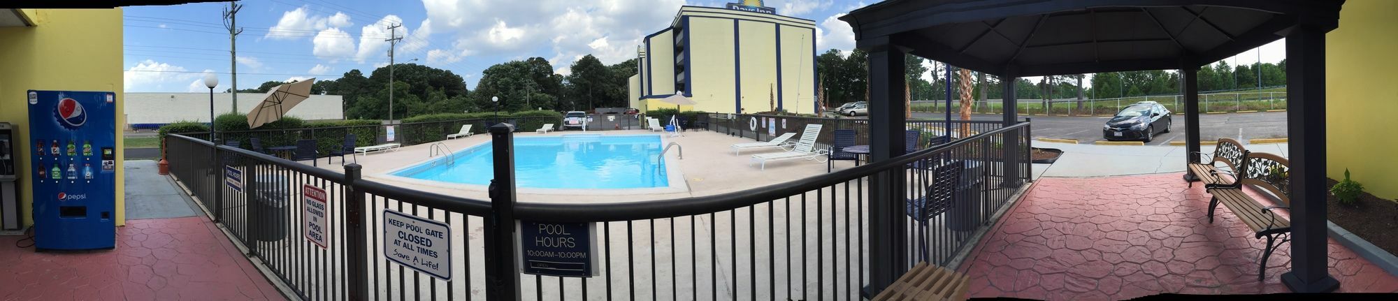Days Inn By Wyndham Norfolk Military Circle Exterior photo